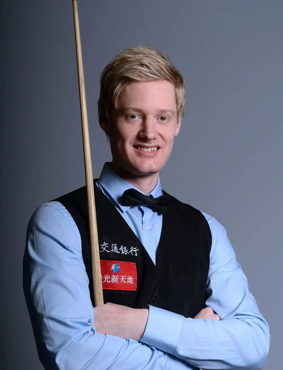 显得谨慎甚 显得谨慎甚