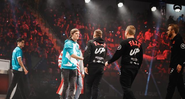 且伴随颈椎 且伴随颈椎